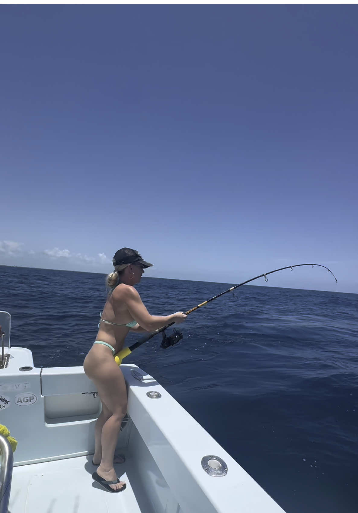Beautiful day to be on the water fishing 👀🎣 Lets see how many Mahi I can get 🙌 #fishinglife #fishingtiktoks #girlswhofish #fishingadventures #boat #fishing #offshore #foryou #fishingtrip #floridakeys 