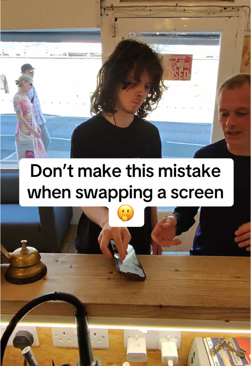 Don’t make this mistake when swapping a screen 🫢#fyp #idoctoruk #phonerepair #phoneshop #pov #brokenphone #iphone 