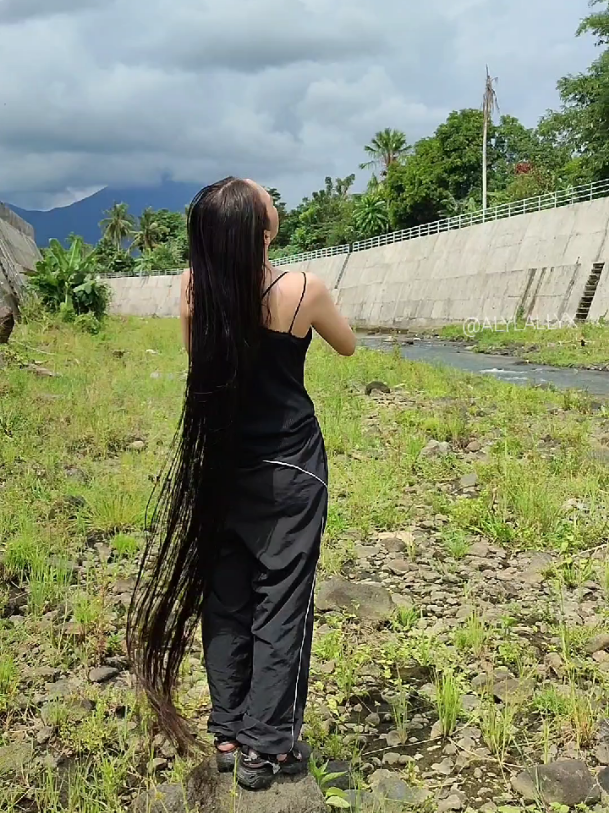 Who else is packing their bags? #mtmayon #fyphair #asianrapunzel #hairplay #realhair #explorehair #hairtok2025 #rapunzelhairaffair 