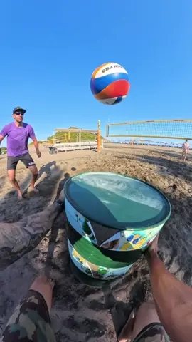 Drill inspired by #nozombies @rettasaurus 🏐🛢️🤙🏼 #beachvolley #beachvolleyball #volleyball #lifesabeachcamps #volei #voleibol #voleybol #voleidepraia #plajvoleybolu #robinsonclub #robinsonsarigerme #sarigerme  #asmr #asmrvideos  #insta360  #pov  @insta360_official 