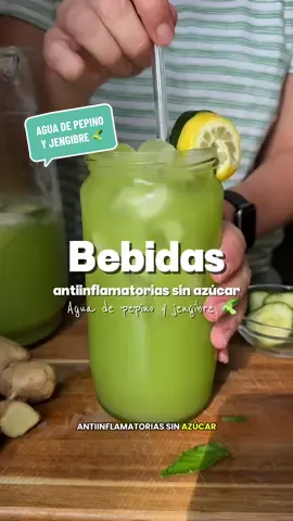 BEBIDAS ANTIINFLAMATORIAS SIN AZÚCAR: Agua de pepino y jengibre 🥒 📝 Toma nota de esta receta de agua antiinflamatoria y refrescante para el verano  INGREDIENTES: 1 pepino grande con cáscara 1/4 de jengibre con cáscara  2 limones sin cáscara Hierbabuena, al gusto  1 taza de agua Rodajas de 1/2 pepino  1 pizca de sal Muchos  hielos  1 litro de agua fría  PROCEDIMIENTO:  1.- Empezamos por licuar pepino, un trozo de jengibre, limón sin cáscara, unas hojas de hierbabuena y agua. 2.- Esta mezcla no solo es muy refrescante, sino que también es ideal para desintoxicar y mejorar la digestión de manera natural. 3.- Una vez licuado todo, colamos la mezcla y la vertemos en una jarra. 4.- Agregamos rodajas de pepino, hielos al gusto y una pizca de sal para ayudar a mantenernos bien hidratados. 5.- Y listo, tendrás una bebida ligera, natural y antiinflamatoria perfecta para cualquier momento del día. . . #bebidassaludables #bebidasrefrescantes #bebidasantiinflamatorias 