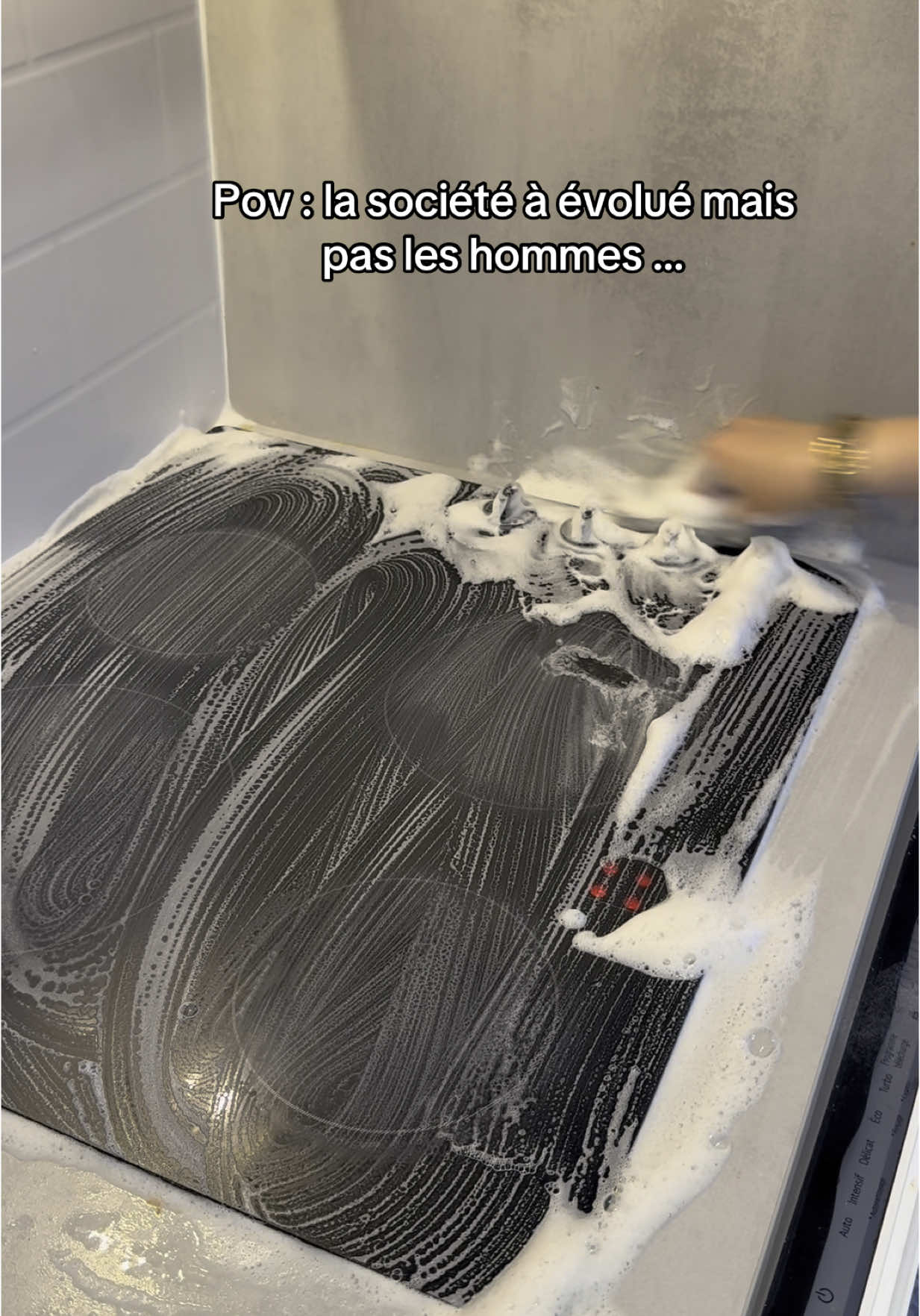 Les hommes il serait temps d’évoluer !! 🙃🙃 #pourtoi #cleaning #CleanTok #nettoyage #femme #homme #mariage #reflextion #trendingvideo #nettoieavecmoi #fyp #CleanTok #cleaning #clean #mousse #trendingvideo #menagefacile #trendingvideo #mari #nettoyagemaison #maisonpropre #propre #nettoyagemaison #menagemaison #menagechallenge #menagefacile #menage #cleanwithnjo 