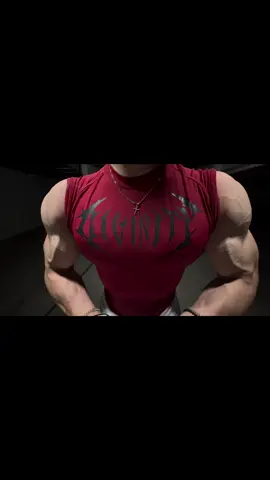 ⁉️ / #GymTok #biceps #fyp #mensphysique #shredded 