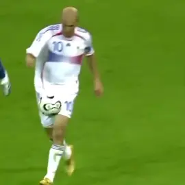 0% cabelo 100% futebol🤣 #zidane #zinedinezidane #zidane🇫🇷 #cabelo #fyp 