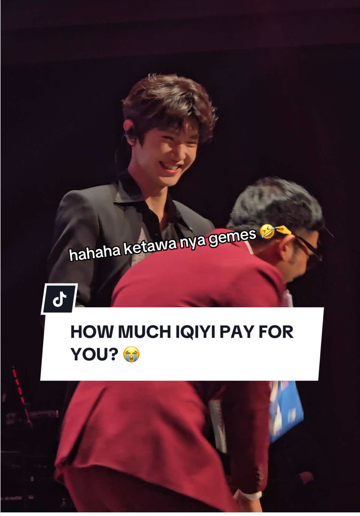 nih yg nanya isi surat gombalan ku ke yuan apa?  udh aku upload lagi dari berbagai sisi lengkap udah sampe di ulang” 🤣👌 real fav interaksi aku sejauh ini 😭💙💞 makasih temen” ku yg udh share vidio nya juga 💚 ga nyangka fan letter w dibaca 😭 makasih loh 🥹 maaf kalo alay. karna emang 😭 btw @iQIYI Indonesia thankyou dah bawa yuan kesini 😭💚 #chenzheyuan #zheyuan #iqiyichenzheyuan #iQIYIStarshipMeetandGreet #chenzheyuan陈哲远 #yuanbao 