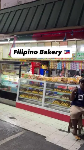 Night Bakery in the Philippines 🇵🇭 #streetfood #food #bakery #philippines #fy #foodreview #foryou 
