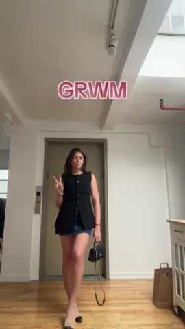 Prepare 2 be sick of me  #grwm #ootn #grwmnyc #newyorkcity #nyc #westvillage #westvillagegirls #outfitofthenight #getreadywithme #makeuptutorial #aritzia #manhattan 