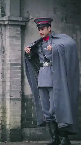 #AndyLau #FromTheHeart #realtalk #LegendaryVibes #FYP #ForYou #LoveAndRespect #FansFirst #ChineseLegend #HeartMessage #Gratitude #MusicLegend #TikTokAsia #SupportMe #celebritymessage Andy小黑哥的作品】#军阀 三年等不到一场雨，太平盛世等不到一句我爱你。 我很好的前程就是做你一世的少帅 #andy小黑哥🎤 #tiktok #trending 2 years ago