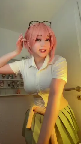 I don’t know what the songs says but it sounds cute #ichikanakanocosplay #thequintessentialquintuplets #cosplay 