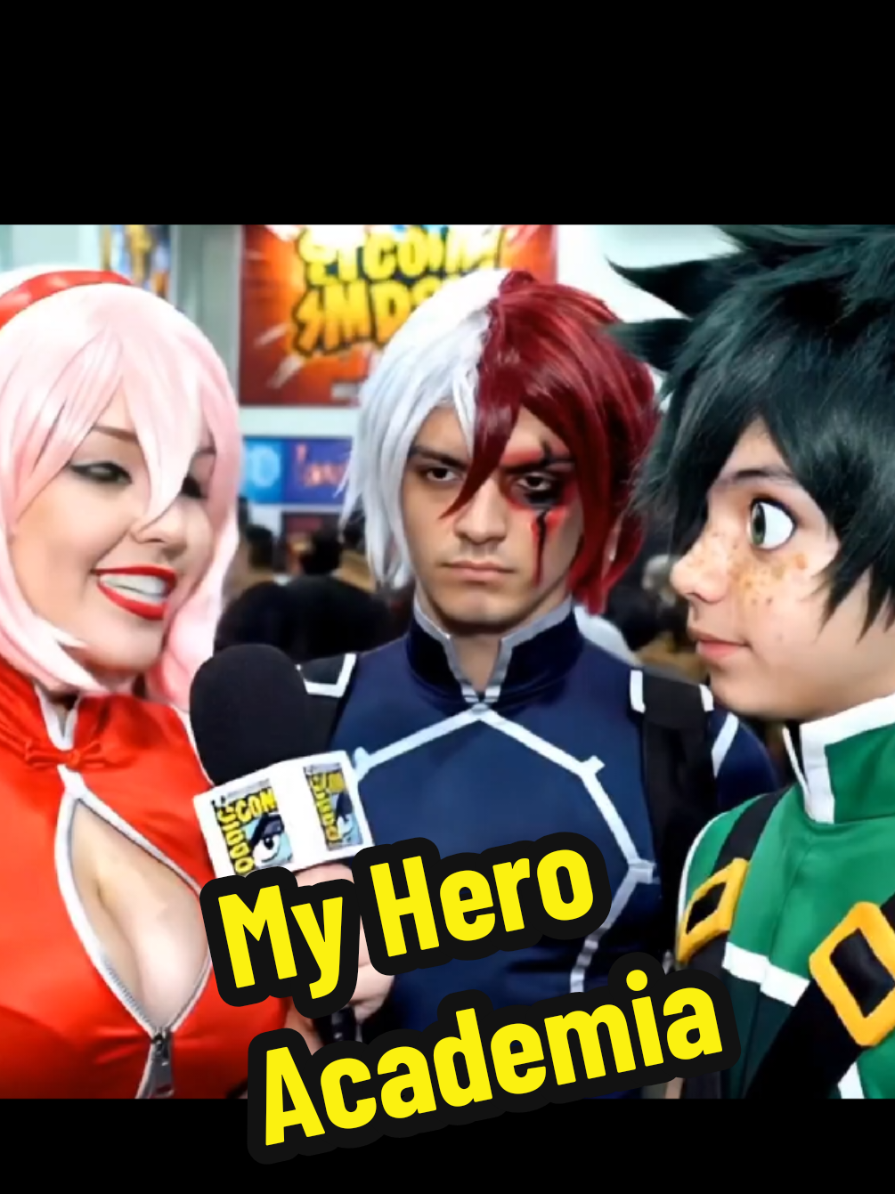 Mais um dia normal no multiverso das ias 😂 #veo3 #comiccon #midoriya #todoroki #deku #sakura #cosplay #cosplayer 