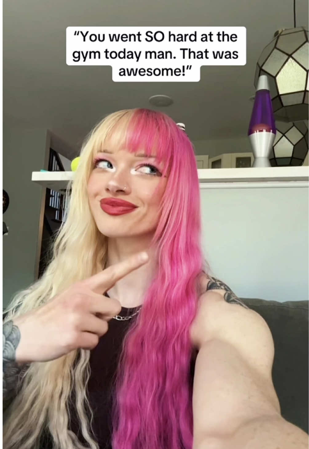 My own personal hype man😍🤗 #gymmemes #GymTok #workout #bodybuilder #Fitness #gymgirl #tattoos #hairdye #wlw #bi #fit #muscle 