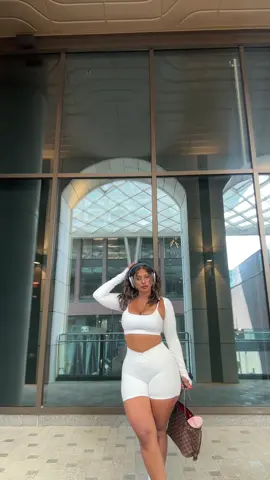 All white 🤝 a tan