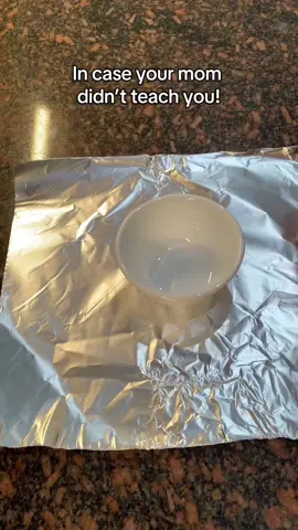 In case your mom couldn’t teach you!🤩#lifehacks #viralhacks #momhacks #kitchen #homhacks #chips #tips #usefullifetips #MomsofTikTok #easytips #grandmahacks #homehomhacks