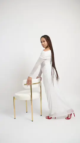 Creative all white photoshoot idea @Jkoie 🤍🪑 #ncphotographer #studiophotography #photoshootideas 