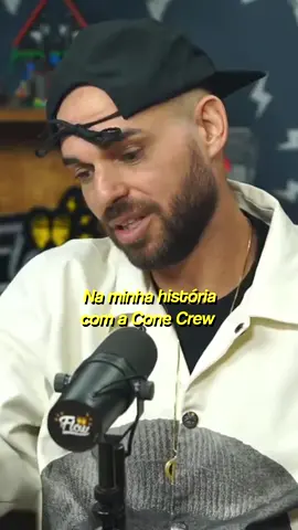 chama o Papatinho, homem sujeito que trabalha, a rima que estraçalha na cara dos canalha, chama o Maomé se for chamar pra uma batalha 🎼  #papatinhonoflow #flowpodcast #flow #papatinho 