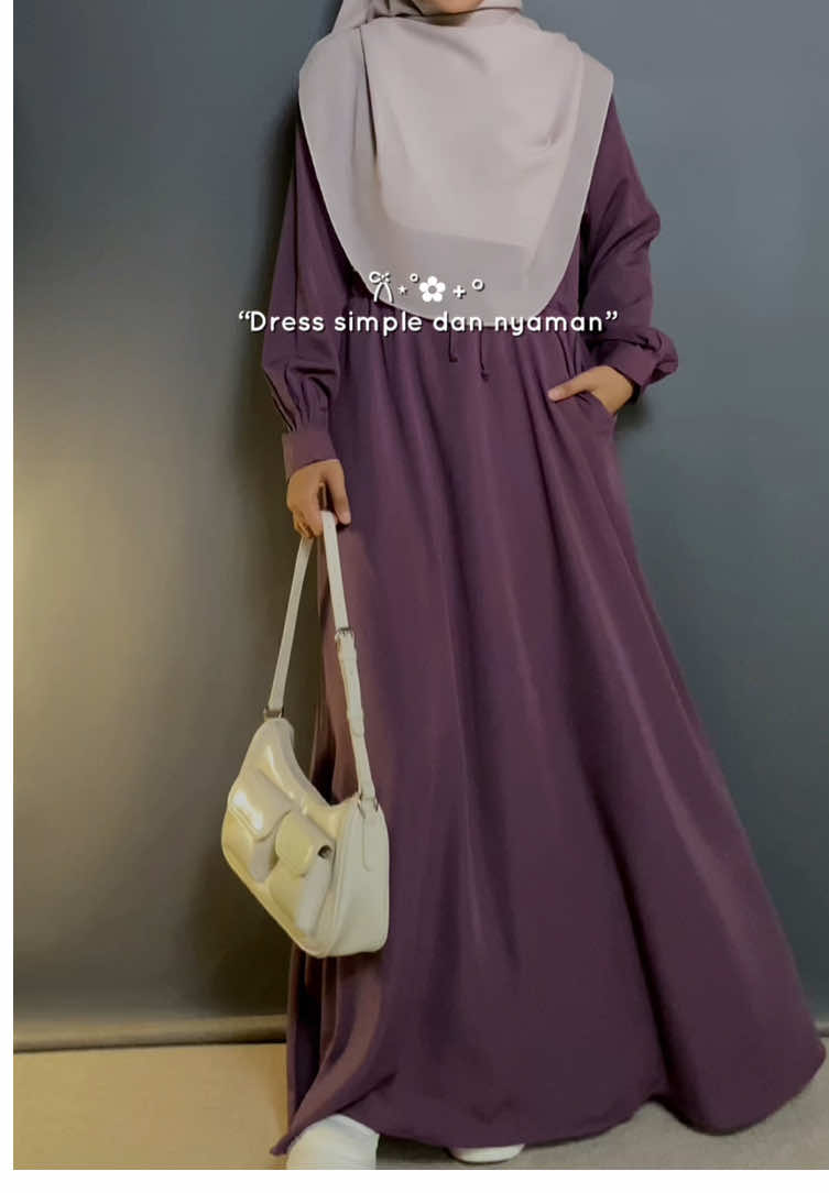 Lagi pake Anna Dress yang simple dan nyaman✨ @Hijab Syandana #dress #abaya #gamis #hijab 