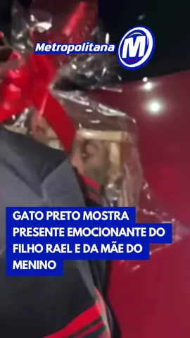 O influenciador Gato Preto compartilhou em seus stories um presente especial de aniversário que recebeu do filho Rael e de Nicoly Rodrigues, mãe do menino. A lembrança veio acompanhada de um cartão com uma mensagem comovente: “Você não é apenas meu papai, você é meu herói para toda a vida. Te amo.” (Reprodução: @gatopreetosete ) #entretênews #tiktoknoticias 