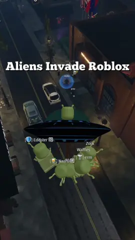 Aliens Invade Roblox #robloxfyp #robloxcomedy #alien #micup #micuproblox #scream #prank 