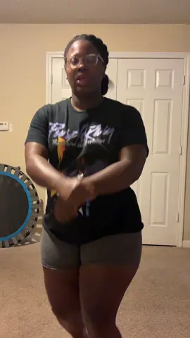 #MomsofTikTok #dancechallenge #twerking #fyp