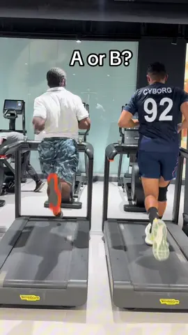 who do you think is faster? 👀 #😱 #🦁king_team🦁 #💯💯💯 #🦅eagle🦅 #😱 #🦁 #🦅 #reaction #fyp #gym #💯 #challenge #🙈 