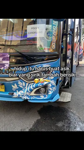 🤪🫳 #vidiobus #storybus #fotolive #creatorsearchinsights #buscomunityindonesia #fypシ゚ #Kiii #azzahraholiday #zafira #masukberanda 