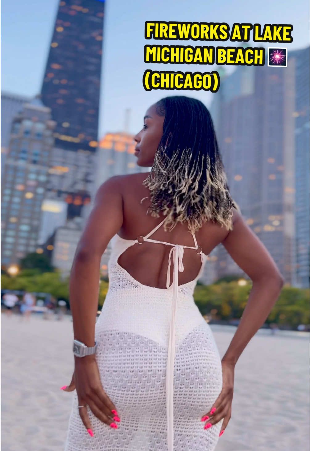 This is your sign to go the beach and watch the fireworks at Lake Michigan  ———————————— #chicago #lakeshore #lakemichigan #lakeshoredrive #beach #laplaya #firework #4uu #thingstodo #thingstodoinchicago #briyonza #girlsnightout #baddies #thekidlaroi @The Kid LAROI. 