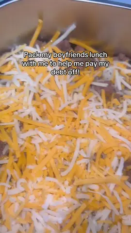 Pack my boyfriends lunch with me so that I can pay off my debt! #packinglunchformyboyfriend #lunchformyboyfriend #lunchideas #lunchtime #lunchbox #heatedlunchbox #fyp #foryou #foryoupage 