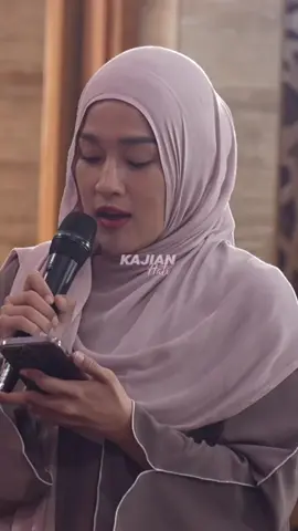 Sesungguhnya orang-orang yang merendahkan suaranya di sisi Rasulullah, mereka itulah orang-orang yang telah diuji hatinya oleh Allah untuk takwa. Bagi mereka ampunan dan pahala yang besar. (QS. Al-Hujurat: 3) Saksikan Kajian Hati bersama @ahilmanfauzi @deswitamaharani80 dan @ririe_fairus dengan Tema “Takut Dosa, Tanda Hati Masih Bernyawa” Tayangan selengkapnya di Kajian Hati Trans TV pada:  📆: Sabtu, 5 Juli 2025 ⏰: 07.30 WIB  📺: Trans TV