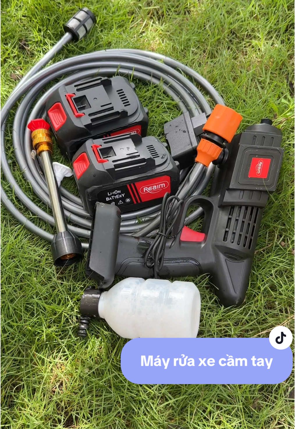 Máy rửa xe cầm tay  #mayruaxe #mayruaxemini #mayruaxepin #mayruaxecamtay 