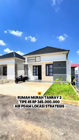 RUMAH TYPE 45 PREMIUM  LOKASI JALAN PEMDA / JL. TANJUNG RAYA 2 PARIT MAYOR KOTA PONTIANAK *GRAND FA RESIDENCE* TYPE 45 TOTAL 88 UNIT *Harga Promo Fase 1 Rp. 345.000.000,-*  *(Harga Normal Rp. 365.000.000,-)* - DP Mulai 10% - 20% (Menyesuaikan Ketentuan Bank)  - Booking 5 Juta (sudah termasuk DP) - Harga Belum Termasuk biaya Akad KPR, AJB,Pajak dll - Harga Belun Termasuk Interior (Moulding, Lampu Gantung dll)  *SPESIFIKASI TEKNIS :* ▪ Luas Bangunan 45+ m² ▪ Luas Tanah  8 x 15m² ▪ 2 Kamar Tidur ▪ 1 WC/ Kamar Mandi ▪ Pondasi Beton Bertulang ▪ Plafond Gypsum ▪ Kusen, Jendela, Pintu Kayu Bengkirai ▪ Lantai Keramik 60×60  ▪ Rangka Atap Baja Ringan ▪ Atap Genteng Metal ▪ Listrik 1300 Watt *FASILITAS :*  ▪ Listrik 1300 W ▪ Air Bersih PDAM ▪ Gerbang Komplek ▪ Drainase ▪ Jalan Komplek Aspal 5 Meter ▪ Taman Fasum  *BONUS:* ▪ Carport Mobil 5,5 m x 5 m ▪ Mini Taman Depan Rumah ▪ Lampu Hias Depan  *INFORMASI & SURVEY LOKASI* HUBUNGI : 0898-5160-364 #rumahminimalis #rumahmilenial  #rumahcantik #rumahidaman #rumahmurah