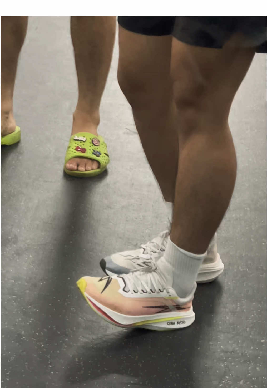 Giá đang tốt từ nhà Goya, Mẫu Goya Neo - Chạy hằng ngày 5 - 21km - Tempo - Interval pace 5 - 3' -Gym  Thực sự xứng đáng cho mẫu giày ngon bổ rẻ anh em nhỉ #chaybocangi #giaychaybo #giaychaybogoya #giaythethao #Running #shoesrunning #goyaneo #goyavietnam #fyp #xuhuong 