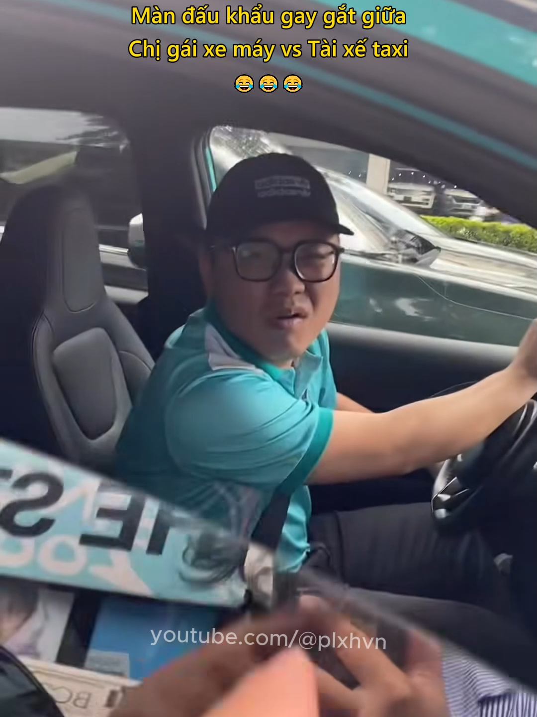 Màn đấu khẩu gay gắt giữa Chị gái xe máy vs Tài xế taxi 😂 #giaothong #vanhoagiaothong #luatgiaothong #plxhvn #phapluatxahoi