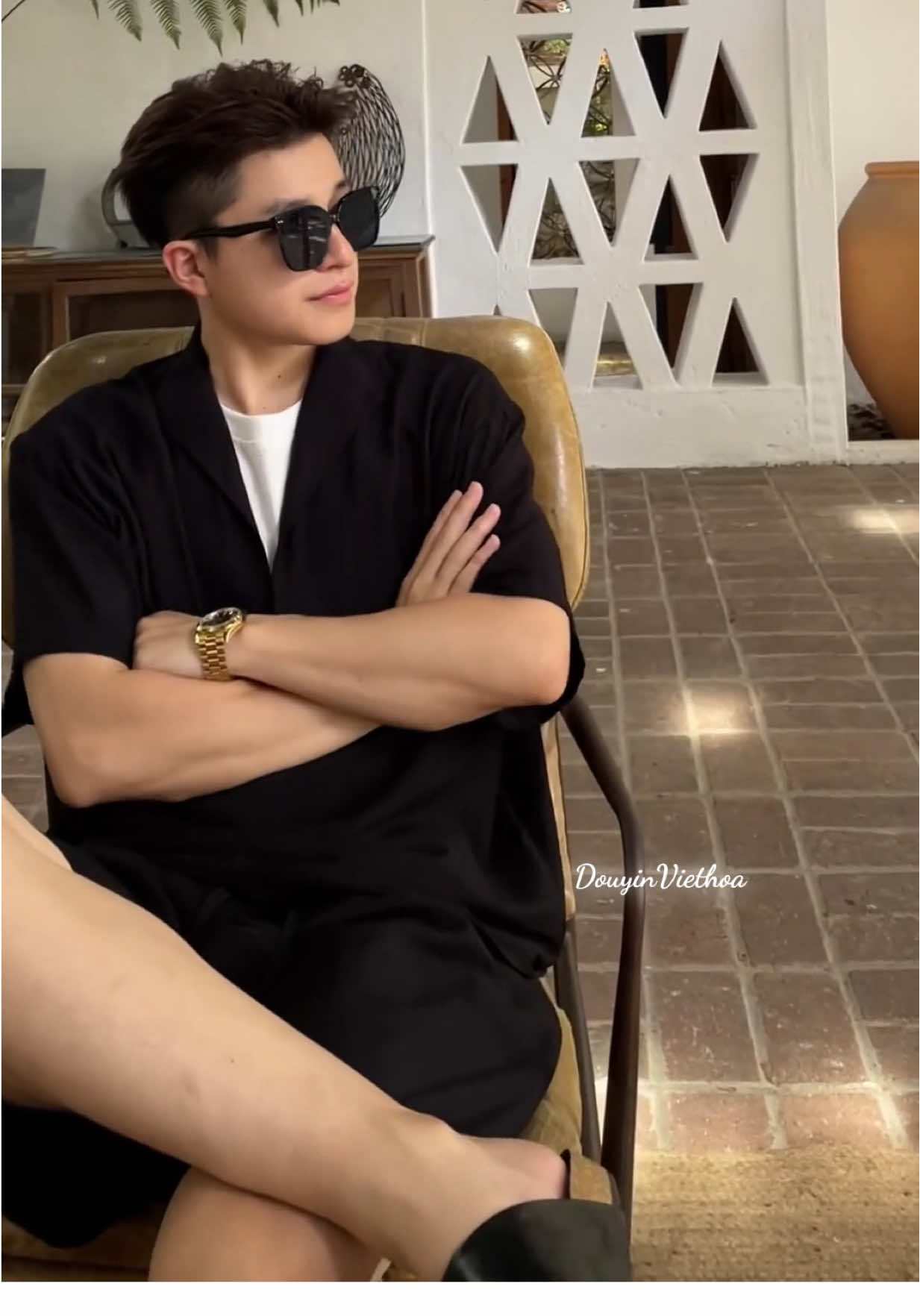 Lên đồ cứu nhan sắc của chồng #xh #outfit #soaica 