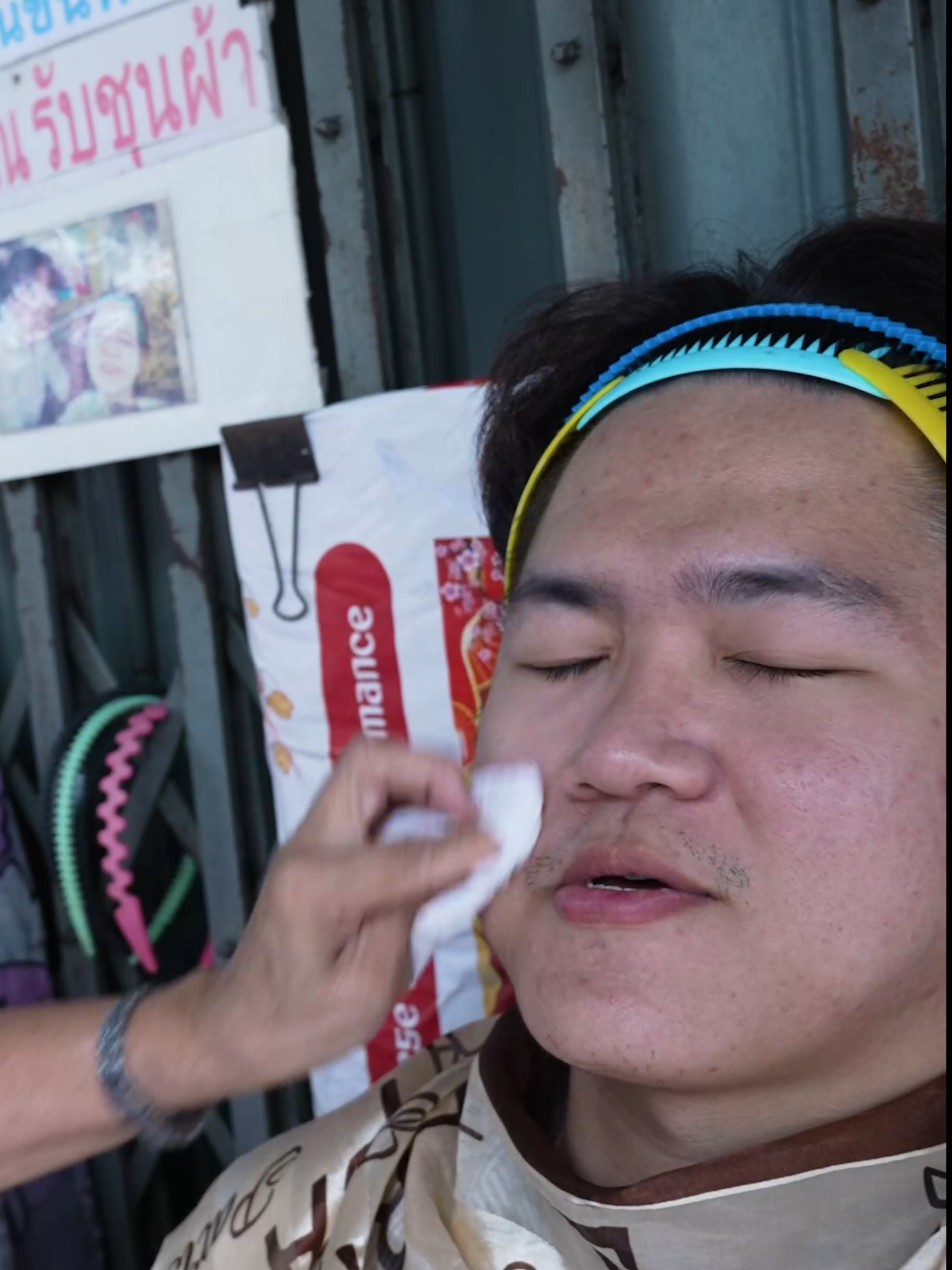 $10 Street Massage and Threading in bangkok! #asmr #dongasmr
