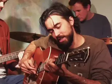 this music video is so beautiful i love it (if u saw me post this already no u didnt) #alexg #alexgiannascoli #music #fyp #sandyalexg #indiemusic 