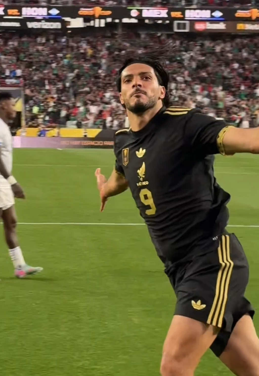 Estamos en la Gran Final 🤩🥹🔥 Aquí el gol de @Raul_jimenez9 🔥 #miseleccionmx🇲🇽 #gol #honduras #mexico #futbolmexicano #Semifinal 