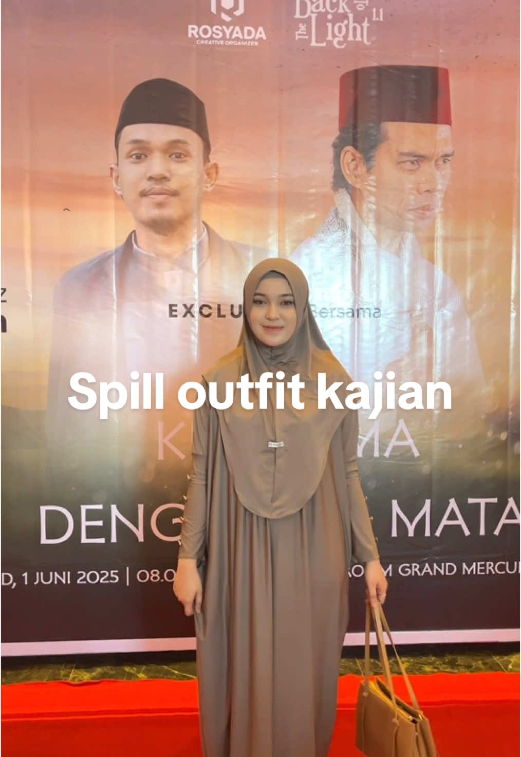 One set lengkap sama hijab dan innernya 🧕🏻👀  #kajianislam #outfitideas #abayastyle #spilloutfit 