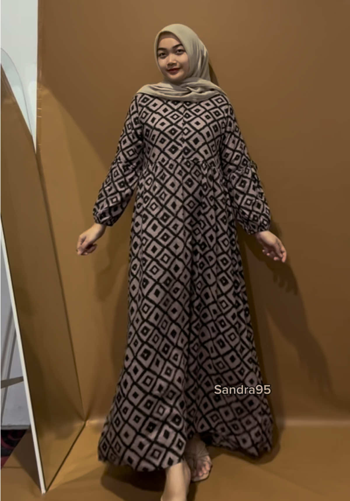 Yg dipake kode amanda #dress #gamis #gamiskekinian #dresswanita #dressmurah #gamismurah #gamisrayon #dressrayon #gamiscantik #dresscantik #rekomendasi #gamisviral #dresskekinian 