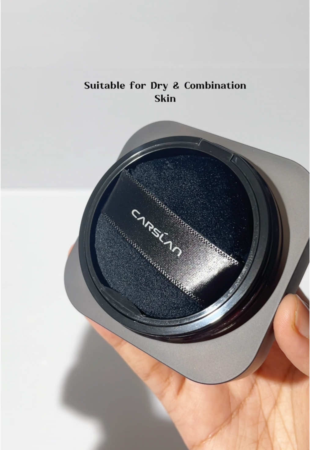 Loose powder terbaik yang aku pernah ada! Waterproof in 24hour long wear😍🫶🏻#carslan #carslanloosepowder #loosepowder #loosepowderviral #nocakeymakeup #longlastingmakeup #makeuppowder #settingloosepowder #racunmakeup #makeupviral @Carslanmy 