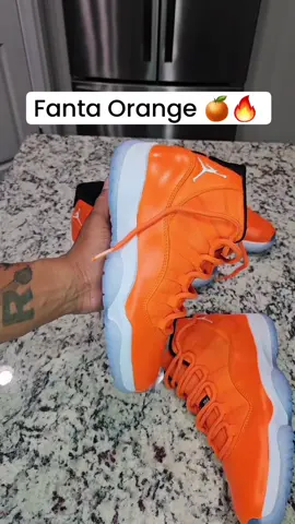 #explorepage #nike #customnike #customsneakers #customvans #vans #customshoes #angelusdirect #customize #fashion #kotd #sneakerwatch #photography #custom #customizerdepot #customkicks #art #paint #paintedshoes #angeluspaint #sneakerart #nfl