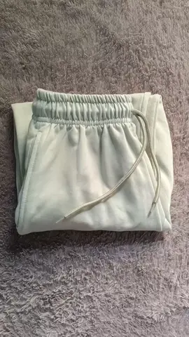 #celanajogger #joggerpants #celanajoggerwanita #celanaolahraga #celanasantai 