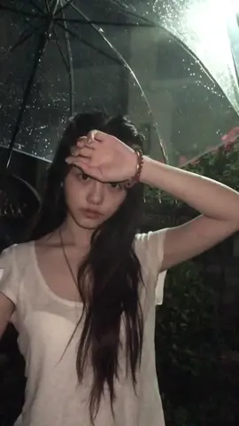 嗯...一个很简单的小视频 #西西东南南北 #为你 #小相思 #民谣 #花粥 #素颜 