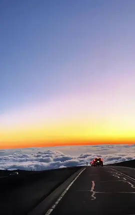 📍☝️ LA CARRETERA DEL MAR 🌊 DE NUBES ☁️ DE HAWAI ES MUY HERMOSA, TE LA COMPARTO. GRAN JUGADOR DE VIAJES PAISAJE CURATIVO HAWÁI A EEUU 🇺🇸 