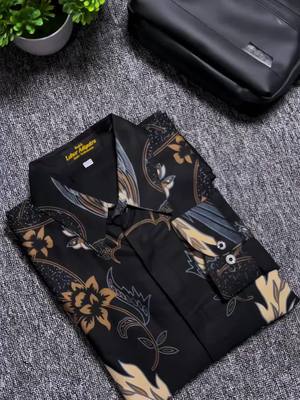 Anak muda yg cari batik mewah,kita redii kan ni🤗 #batikindonesia #batikmodern #kemejabatik #batikmurah #batikanakmuda #batikpria #melokaldenganbatik #belilokal #batik #trend #promo77 #promoguncang77 #gratisongkir 