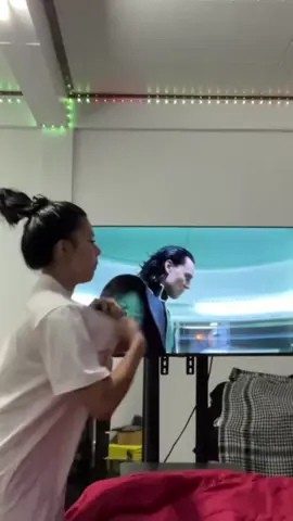 People who interact with TV.#fyp #tiktok #funny #happy #foryou #fyppppppppppppppppppppppp #prank 