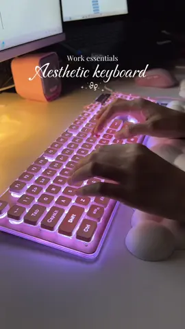 Super affordable keyboard with backlight that is waterproof and easy to clean! ✨ #keyboardrecomendation #langtukeyboard #pinkkeyboard #wfhdesksetup #aestheticdesksetup 