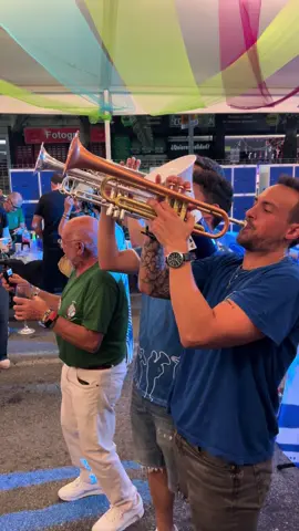 TRÍO trompetista!!🎺💙 #parati #fyp #foruyou #Viral #show #foryoupage❤️❤️ #greenscreenvideo #fiesta #alicante #musica #españa #verano #fogueres #goodvibes #lentejas #streetwear #fypdong 