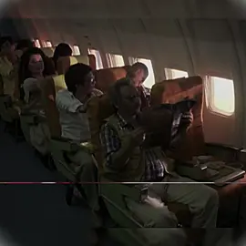 The man's rear seat position kept being pushed back, which infuriated the young man in the front.#movie #foryou #fypシ 