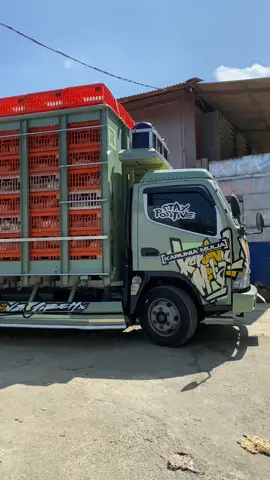 Pesona @Karunia Mulia Trans  Do eka do terbanyak periode ini #rembow_ #99gank_ #petrnakmuda #kandangclosehouse #japfacompeedindonesia #trukayambalap #trukayam 