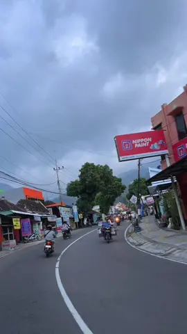 Lare gunung🏔️. #plaosan #plaosanmagetan #sarangan #jawatimur #gununawu 